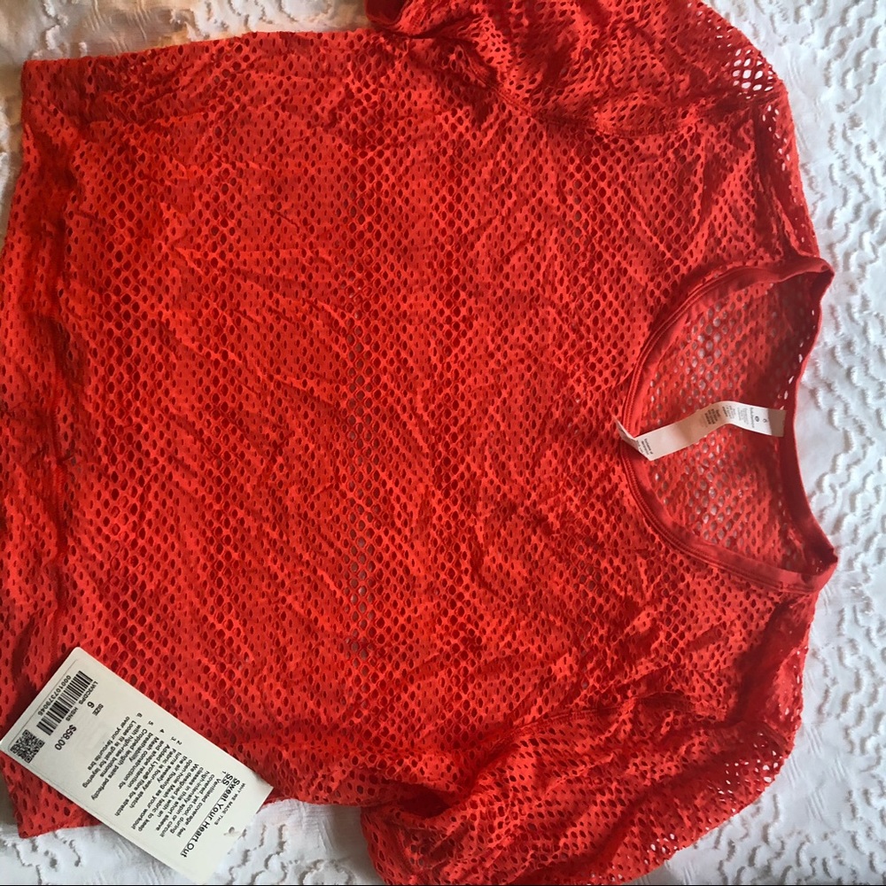 Lululemon mesh top NWT 6